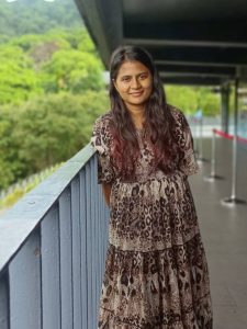 Gayethri pic closer