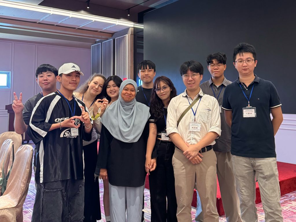 SIRI lab photo at conference